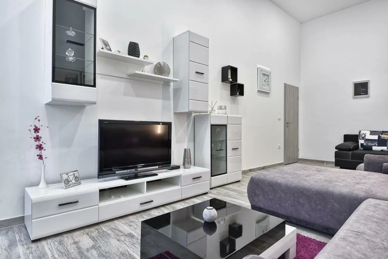 Apartment 20M From Arena Pula 0*,  Croatia